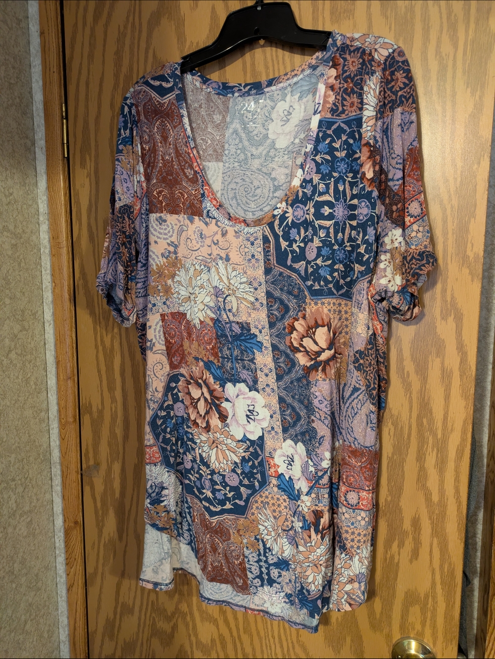 Maurices 24/7 2x Paisley Patchwork Print Blouse Super Soft
